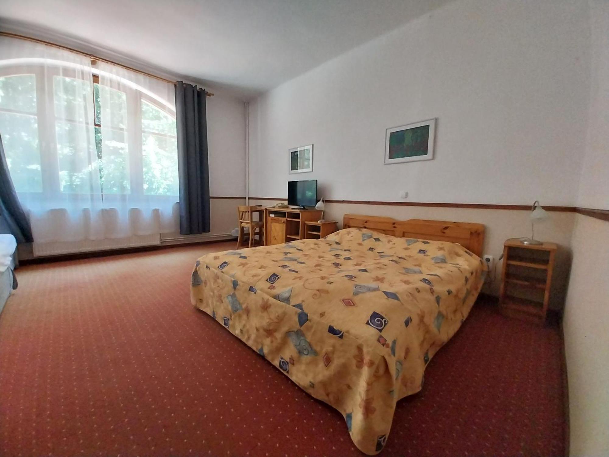 Bakony Hotel