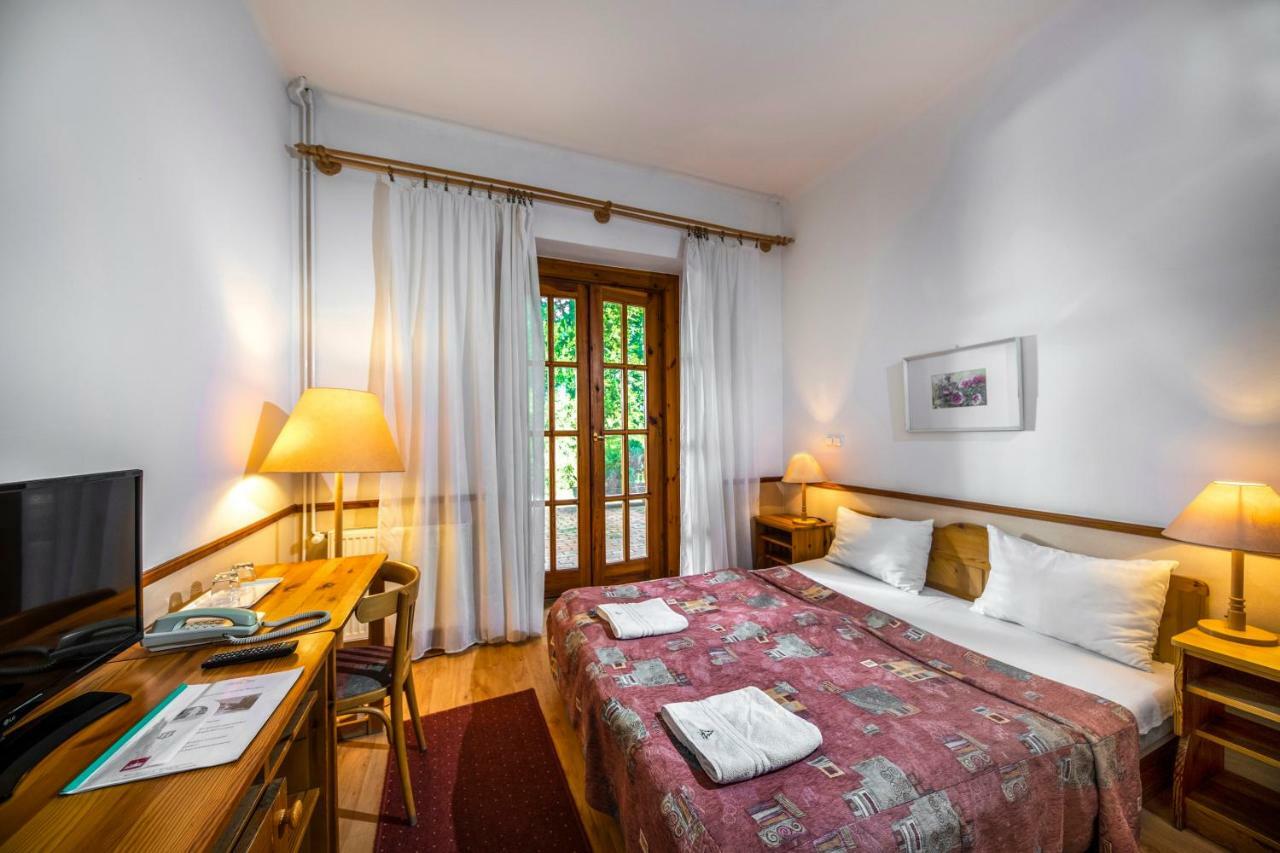Bakony Hotel 2*